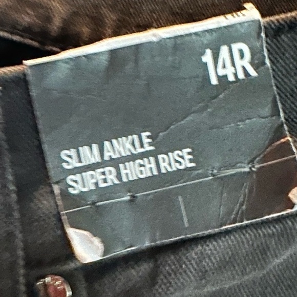 Express NWT Super High Waisted Slim Ankle Jeans - Picture 7 of 7